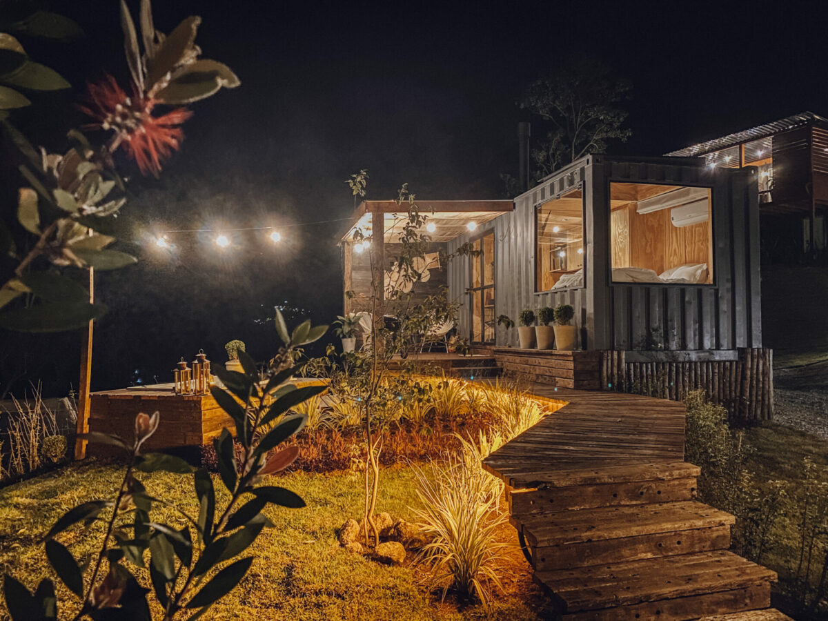 mini maison container avec jacuzzi