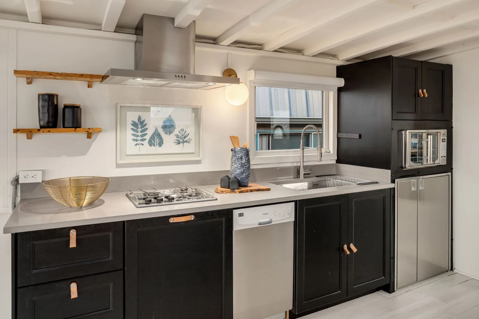 cuisine noire et inox