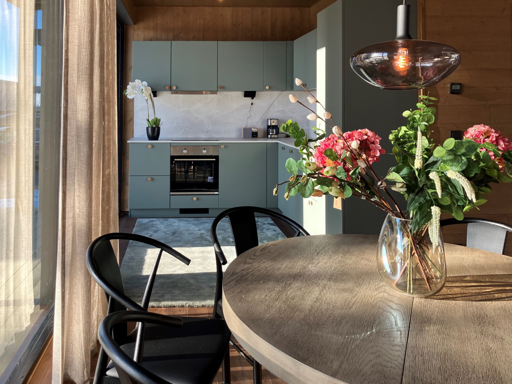 cuisine et salle à manger maison en bois