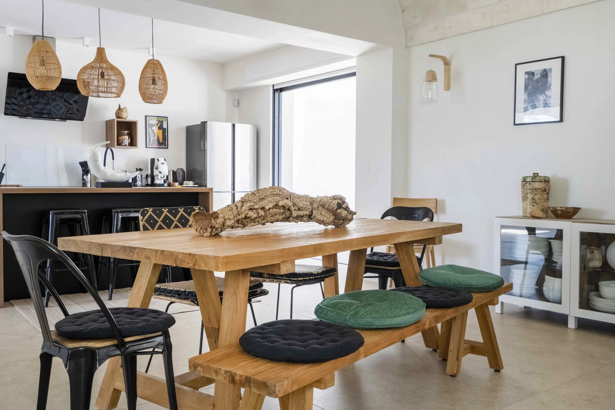 cuisine et salle à manger maison Pouilles décoration contemporaine