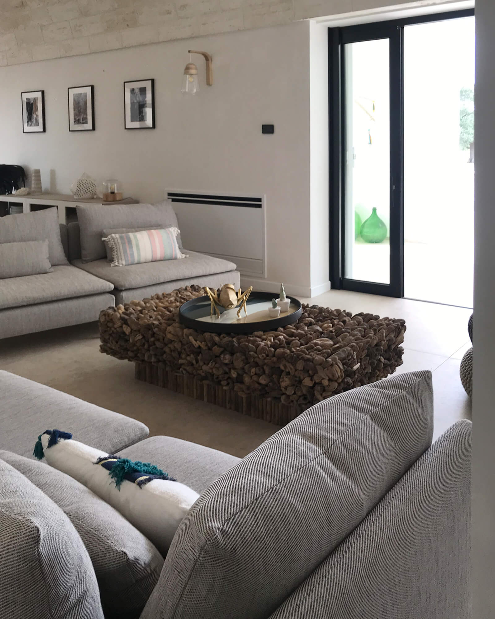 salon maison Pouilles décoration contemporaine