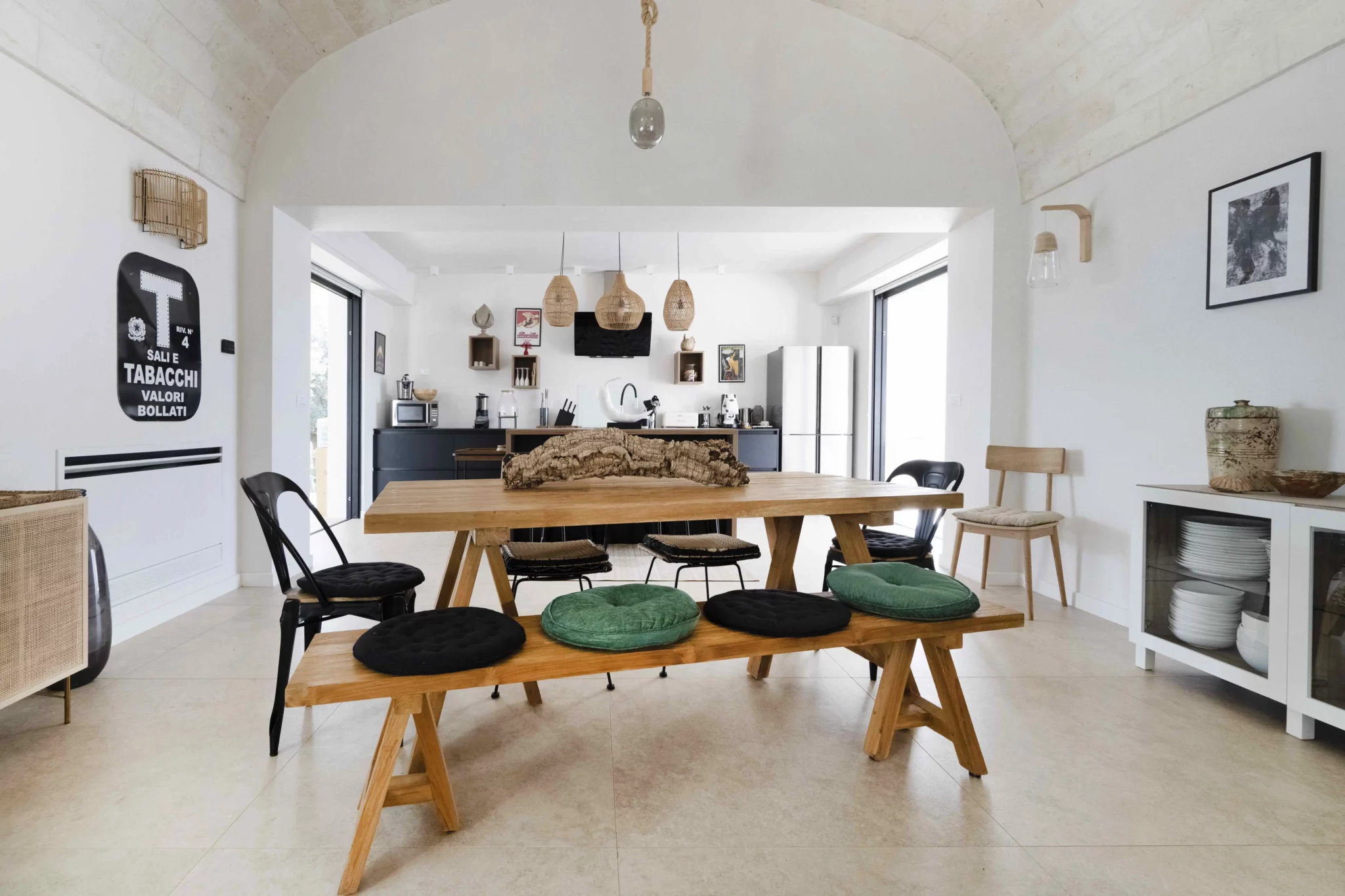 cuisine et salle à manger maison Pouilles décoration contemporaine