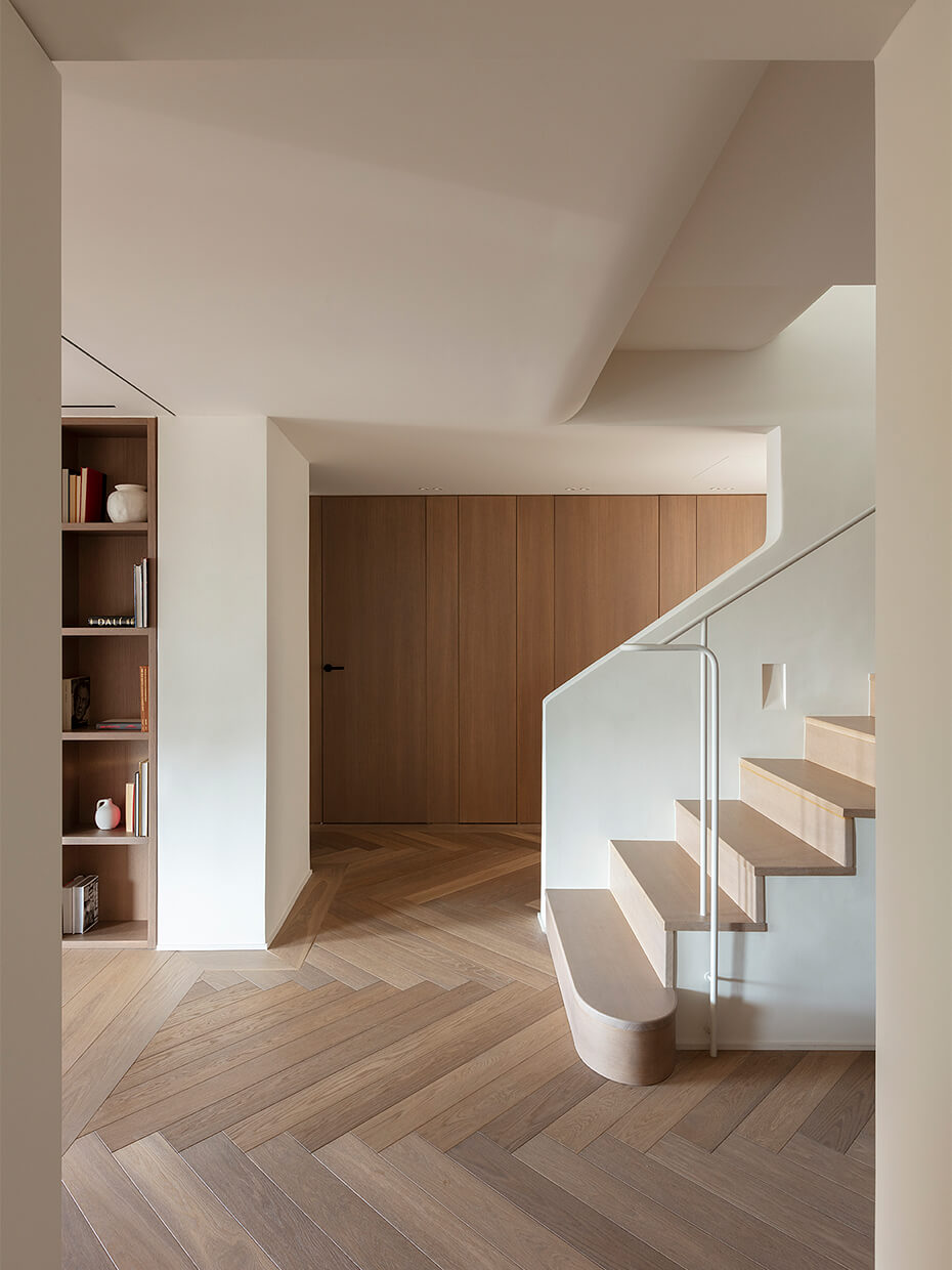 entrée avec escalier décoration contemporaine beige entrée avec escalier décoration contemporaine beige