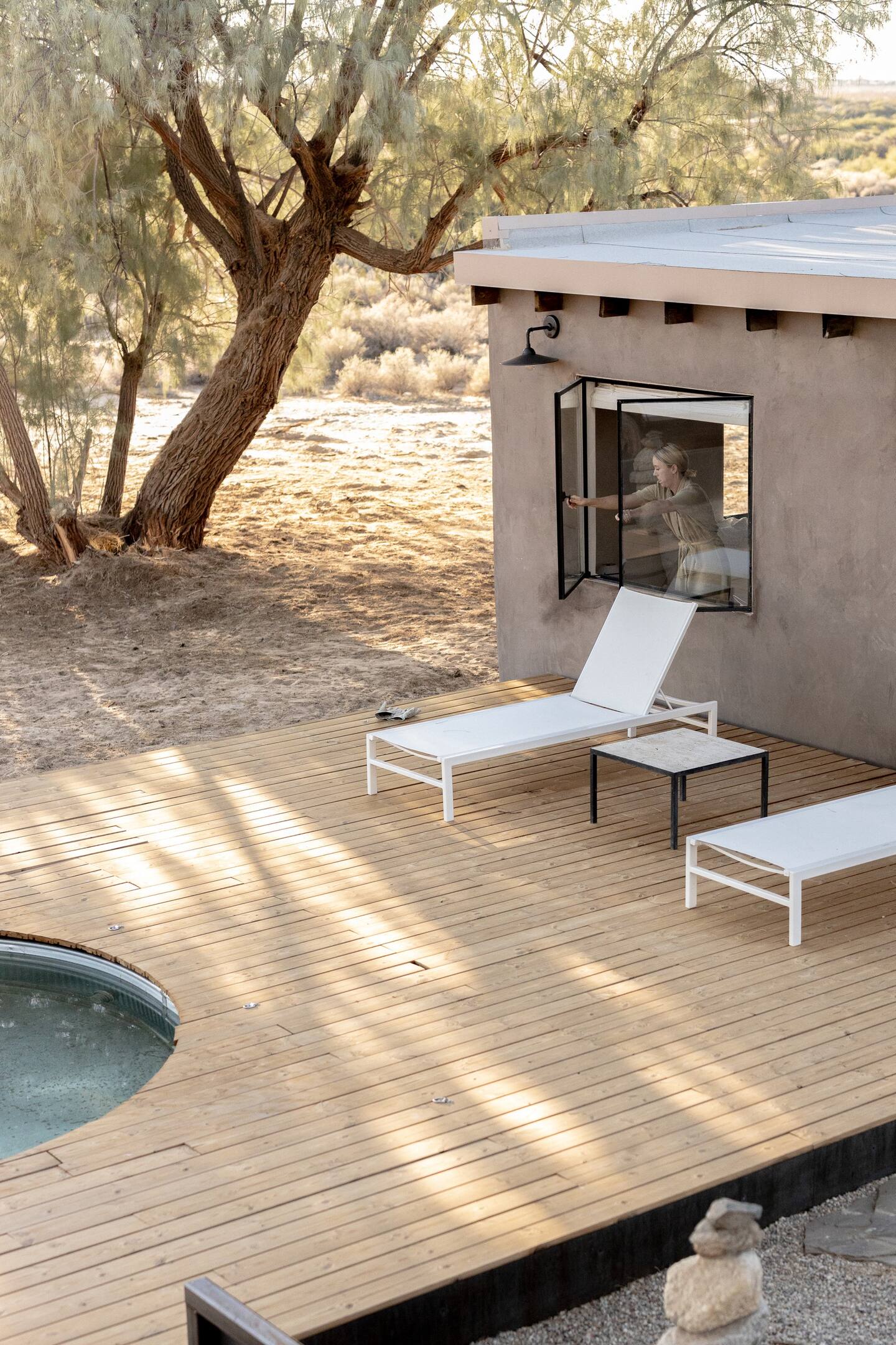 maison brute avec terrasse