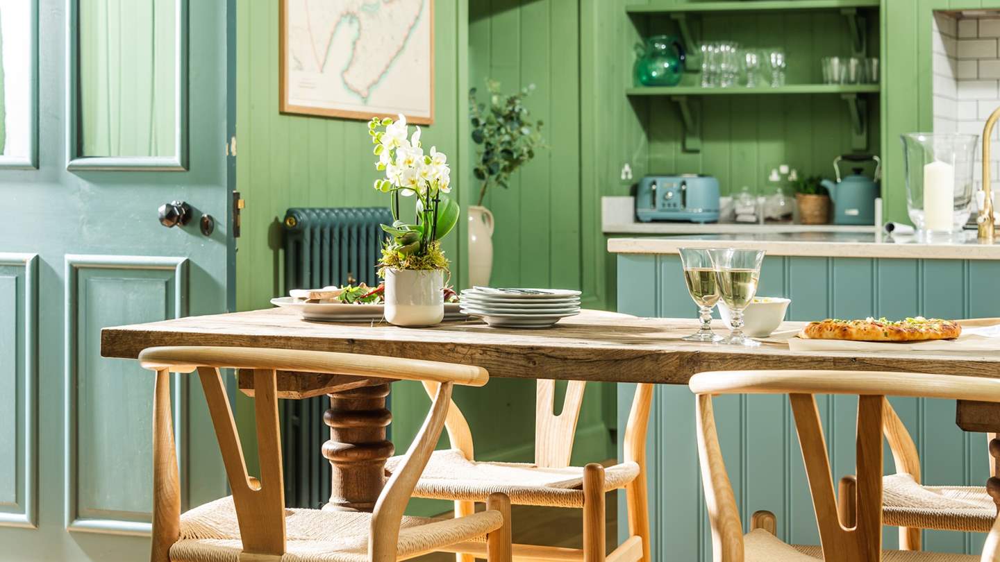 salle à manger décoration colorée cottage île de Mull salle à manger décoration colorée cottage île de Mull