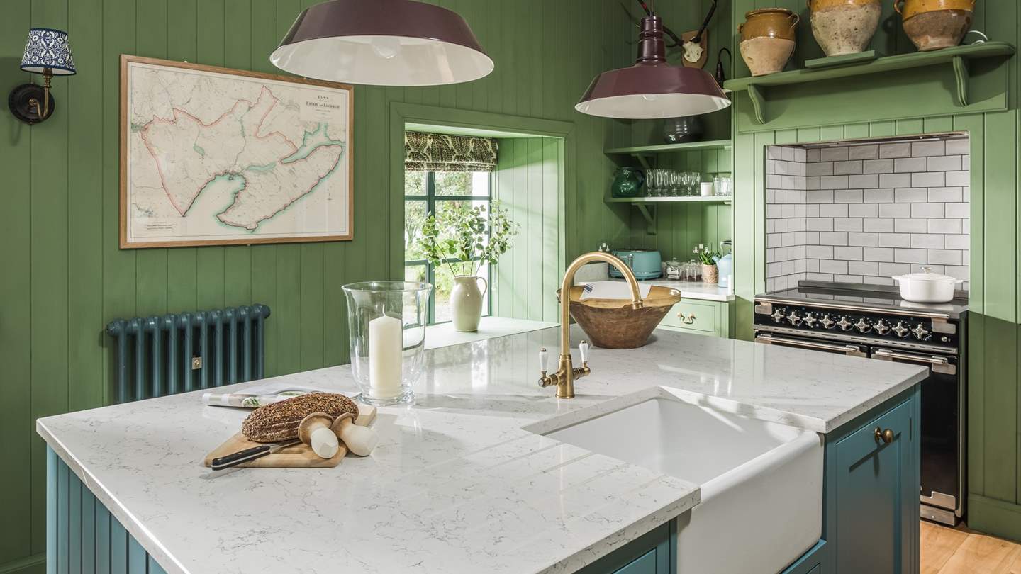 cuisine décoration colorée cottage île de Mull cuisine décoration colorée cottage île de Mull