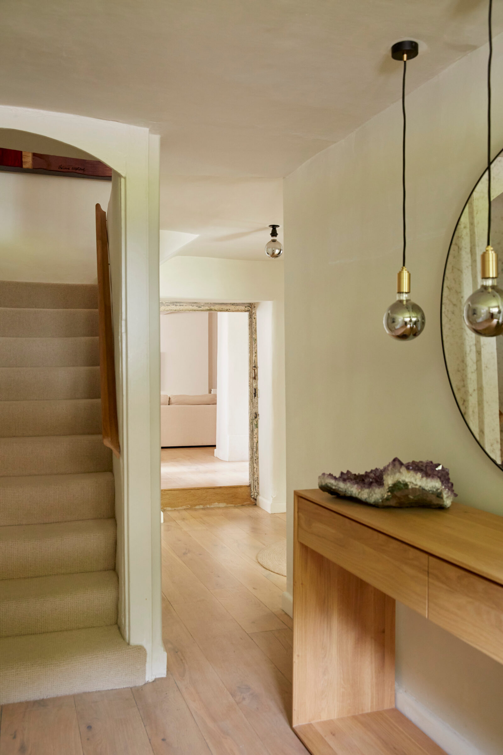 entrée avec console et miroir entrée avec console et miroir