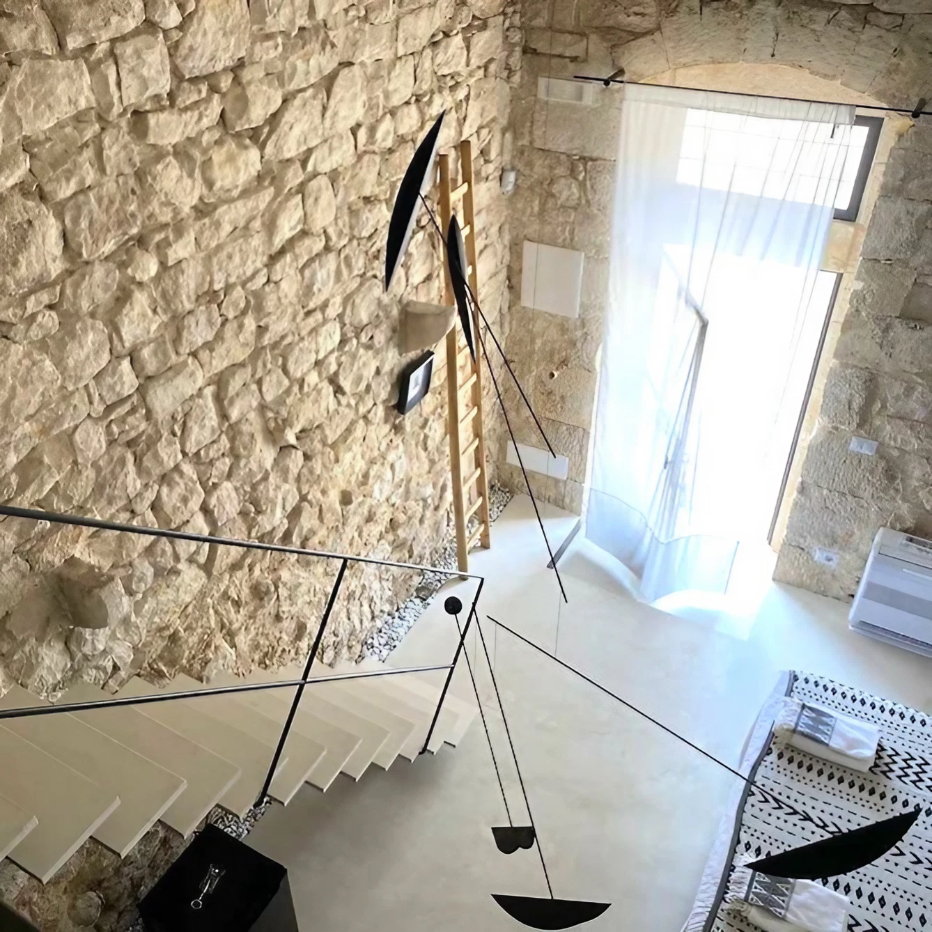 escalier design acier dans maison en pierres escalier design acier dans maison en pierres