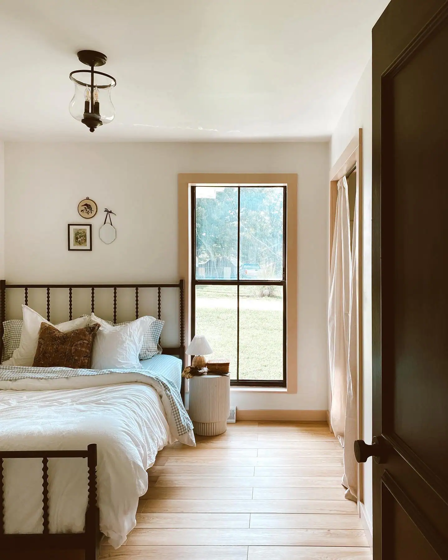 chambre avec lit à barreaux chambre avec lit à barreaux