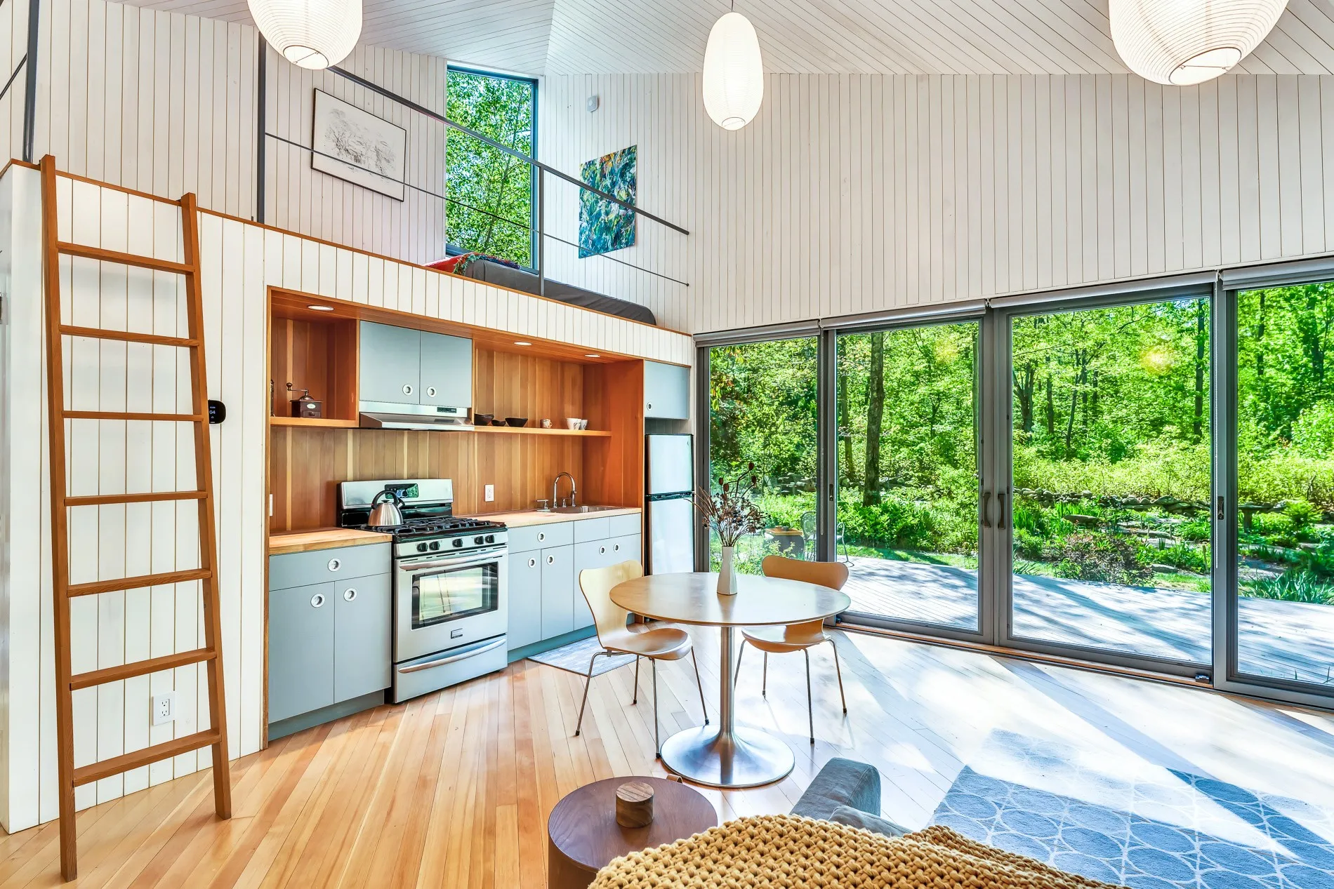 cuisine bleue petite maison en bois 54m2 cuisine bleue petite maison en bois 54m2