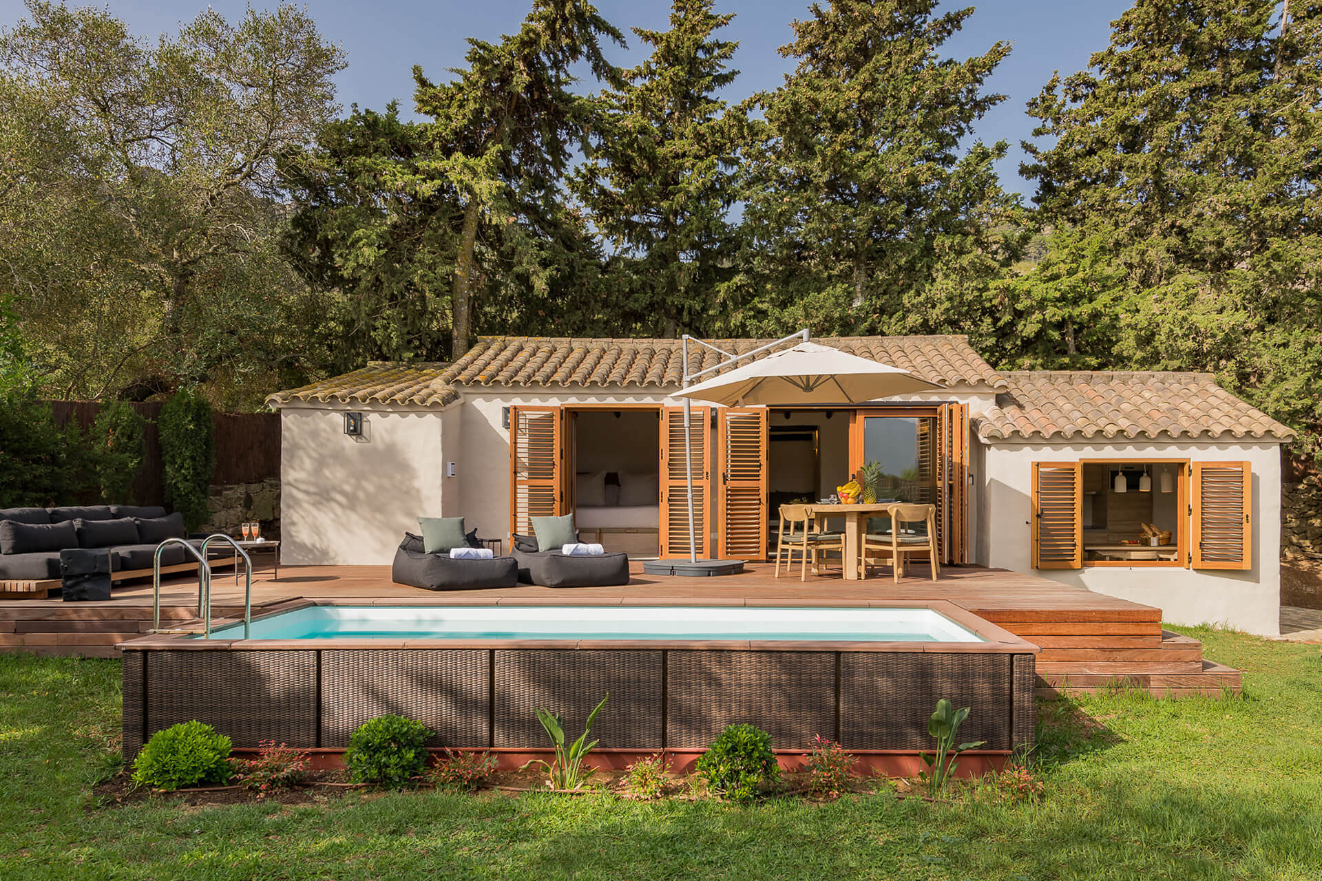 ferme rénovée avec piscine