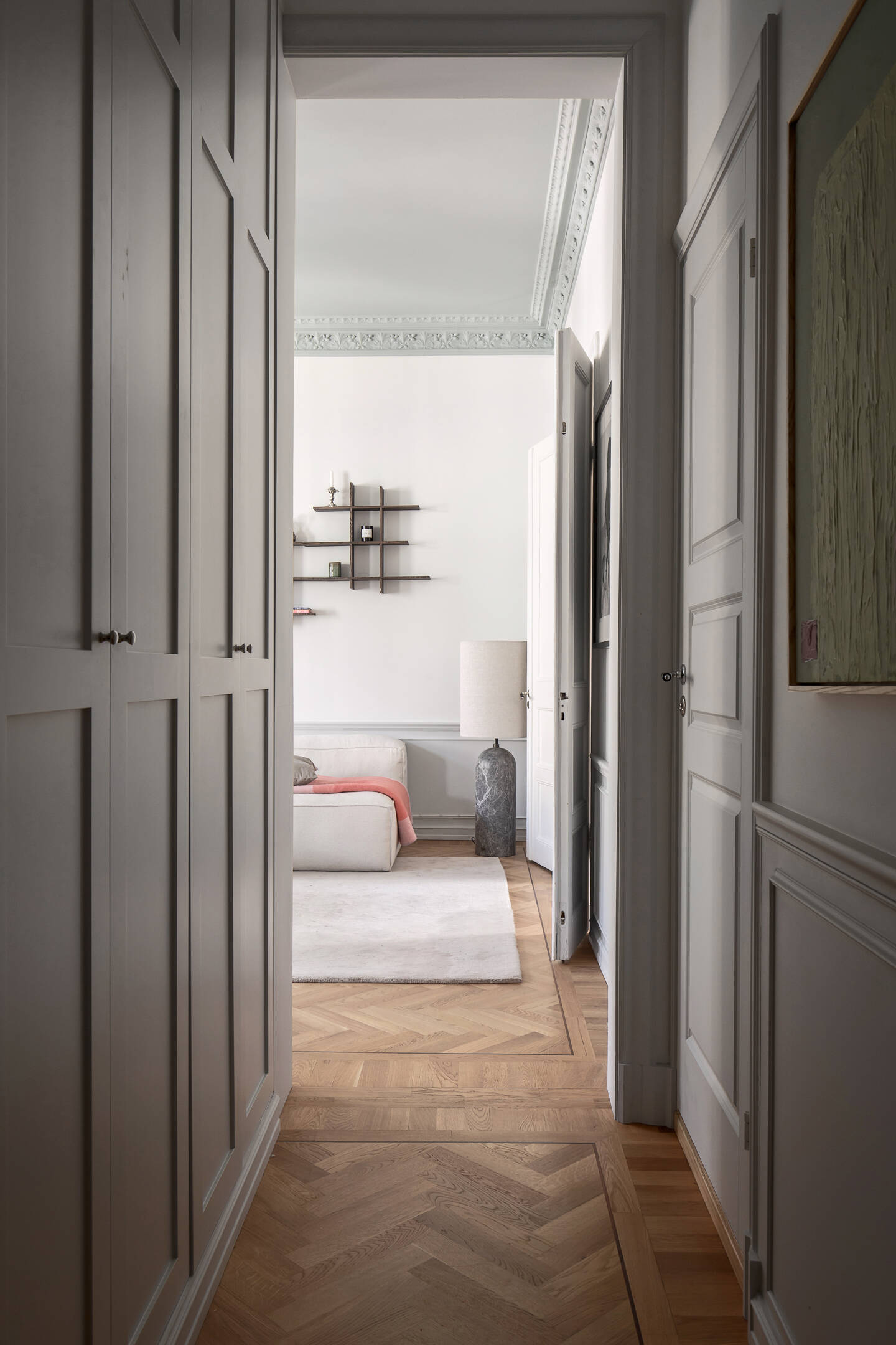 couloir avec placards gris couloir avec placards gris