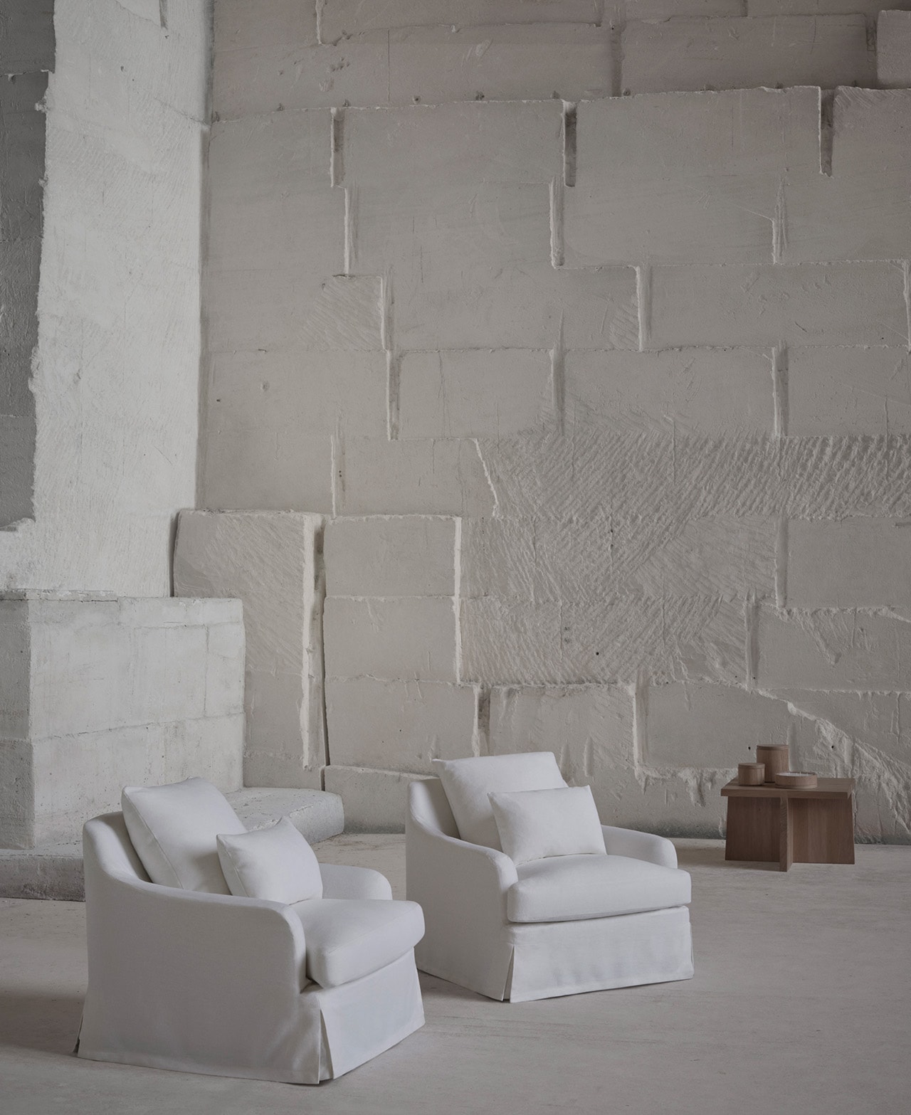 fauteuil blanc Zara Home collaboration Vincent Van Duysen fauteuil blanc Zara Home collaboration Vincent Van Duysen