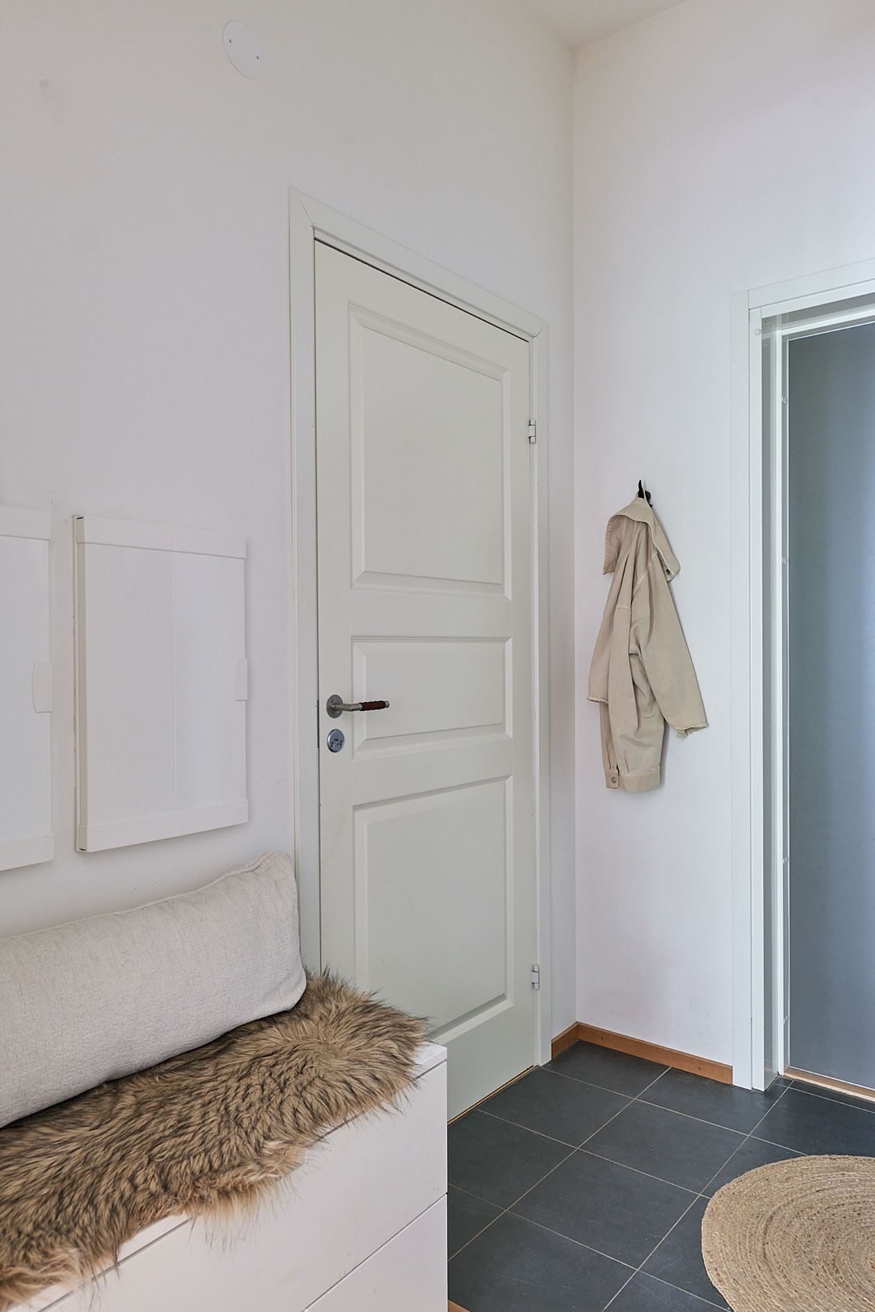 entrée avec banc