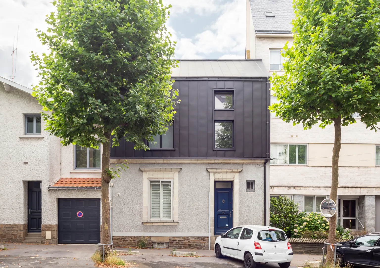 façade rue maison de ville surélevée Nantes