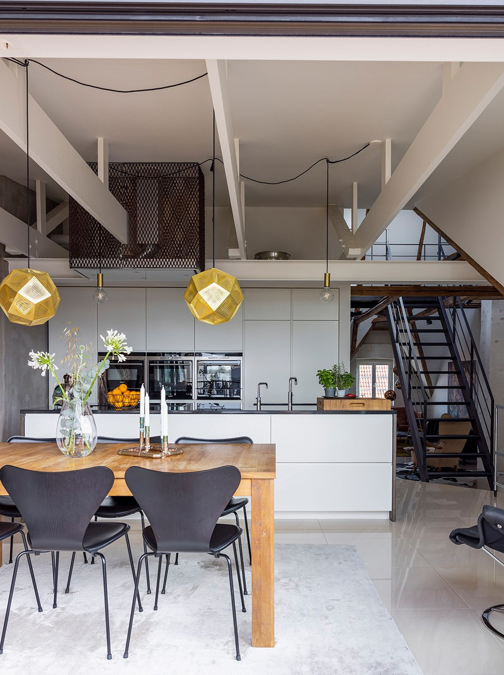 salle à manger et cuisine ouverte décoration scandinave
