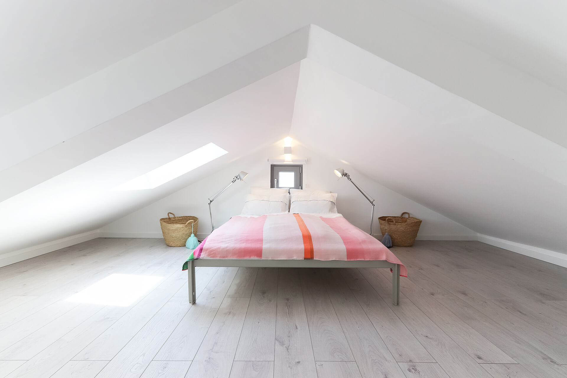 chambre mansardée minimaliste maison Portugal chambre mansardée minimaliste maison Portugal