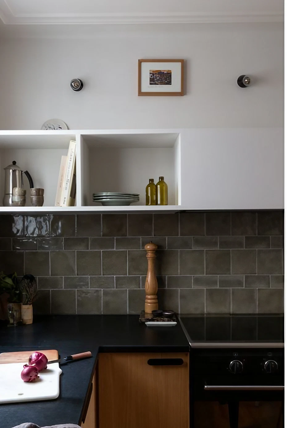 cuisine bois et carrelage vert appartement Paris