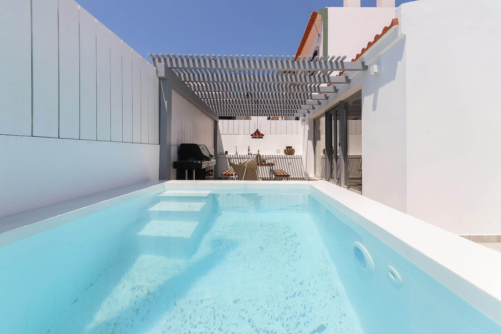 terrasse avec pergola et mini piscine maison Portugal terrasse avec pergola et mini piscine maison Portugal