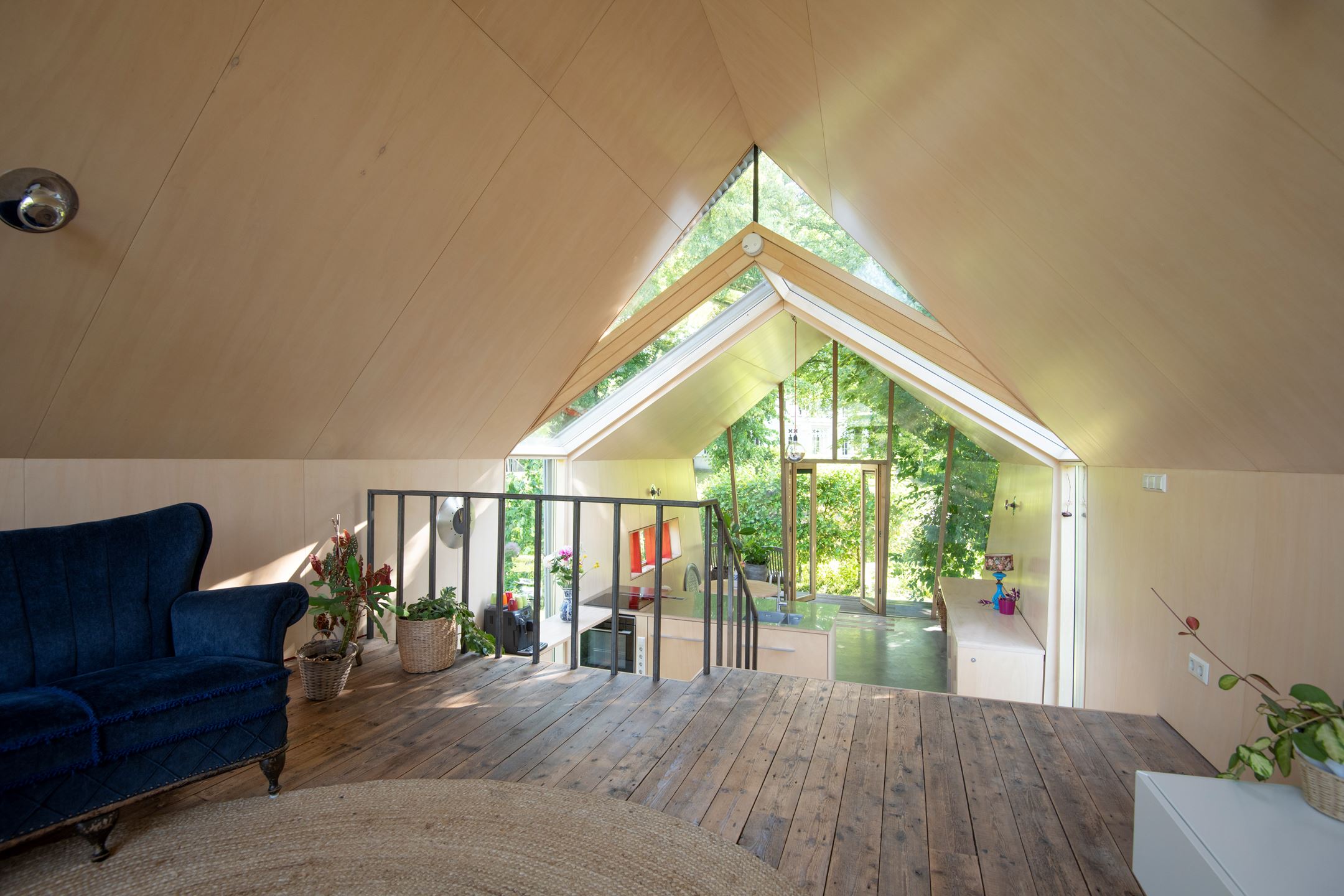 salon sur mezzanine petite maison architecte 67m2