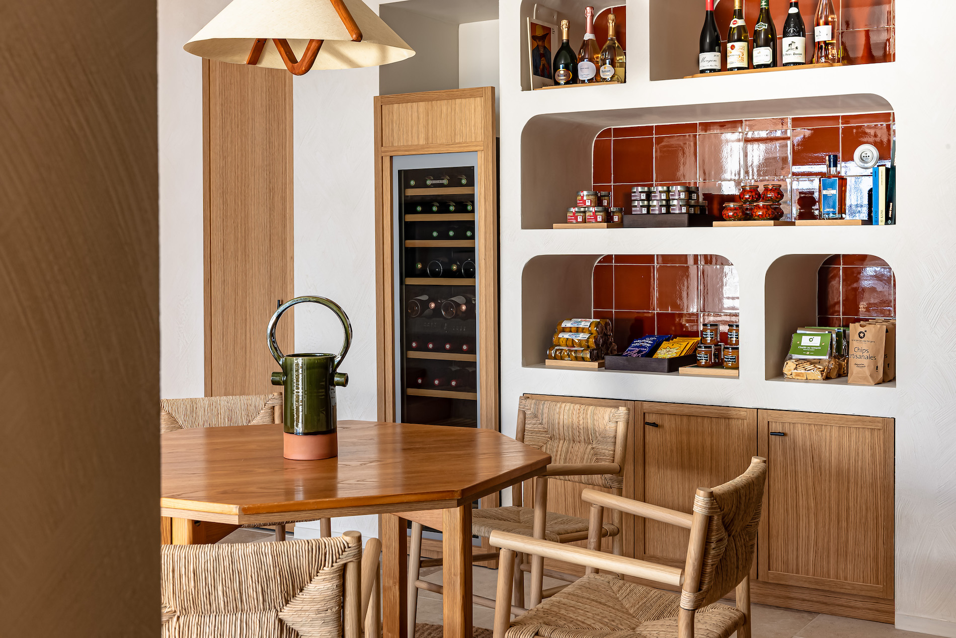 salle à manger décoration contemporaine Les Hauts de Gordes