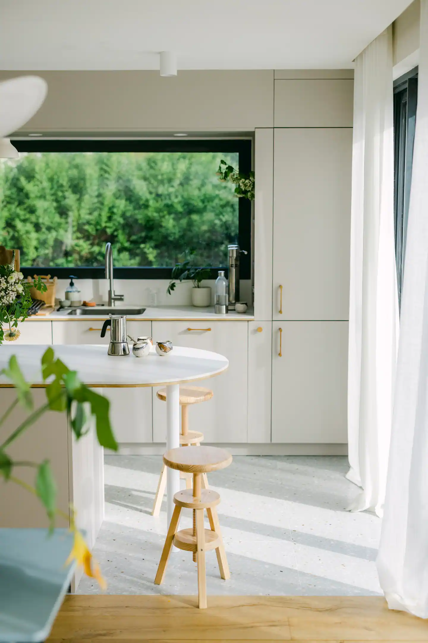 cuisine blanche avec îlot cuisine blanche avec îlot