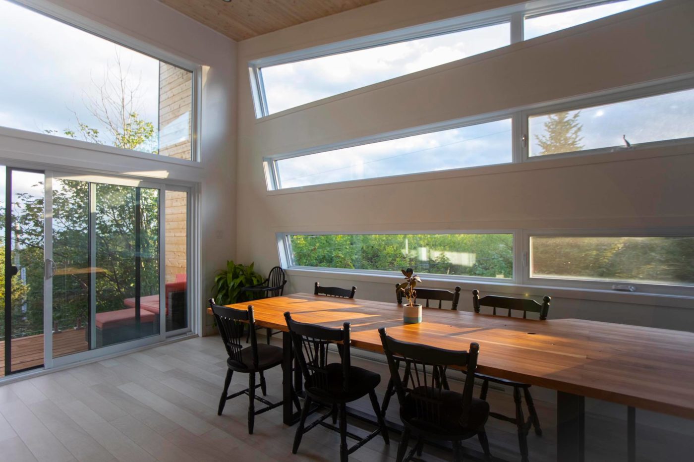 salle à manger maison en bois