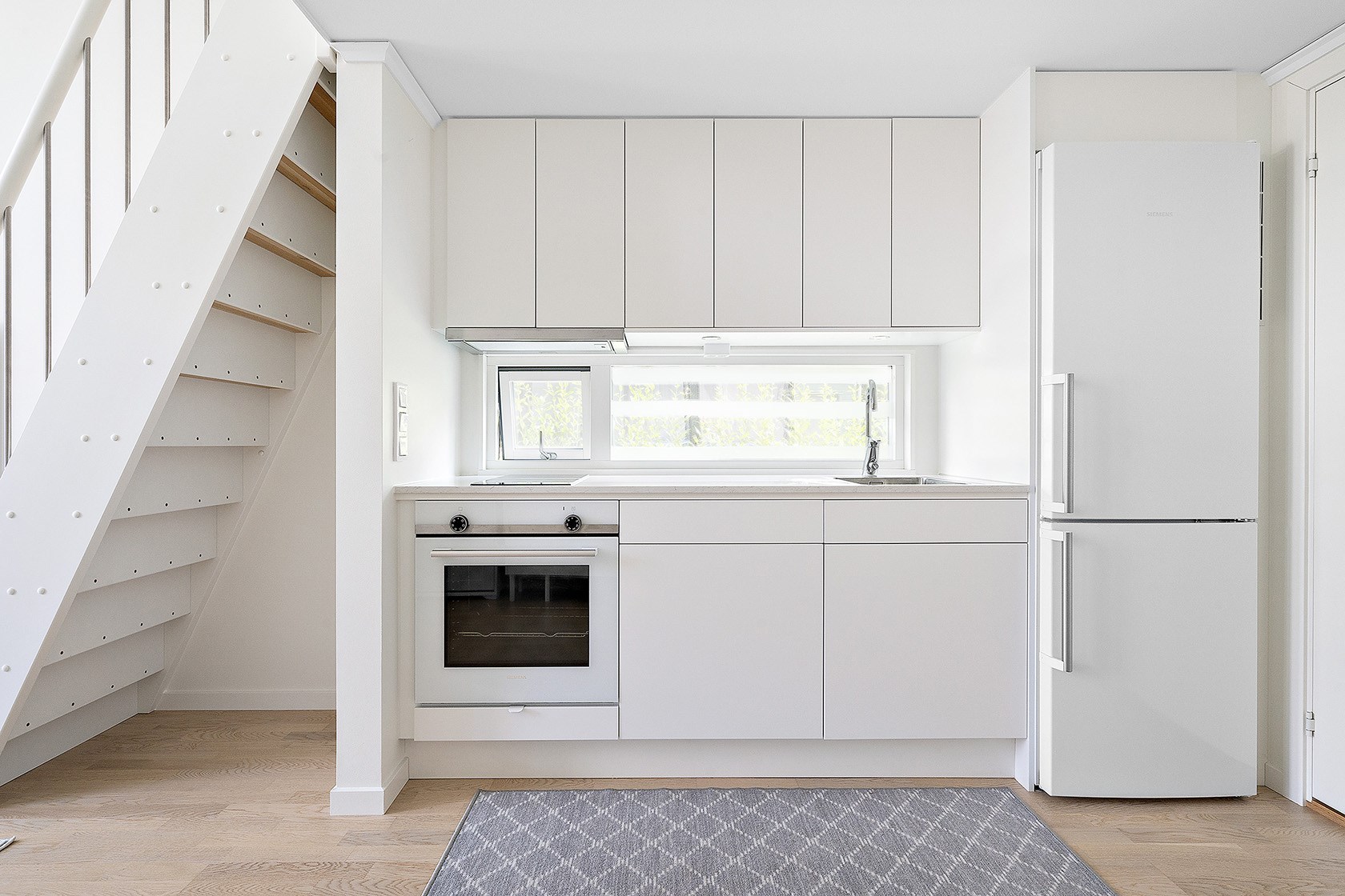 cuisine blanche design mini maison 25m2 cuisine blanche design mini maison 25m2