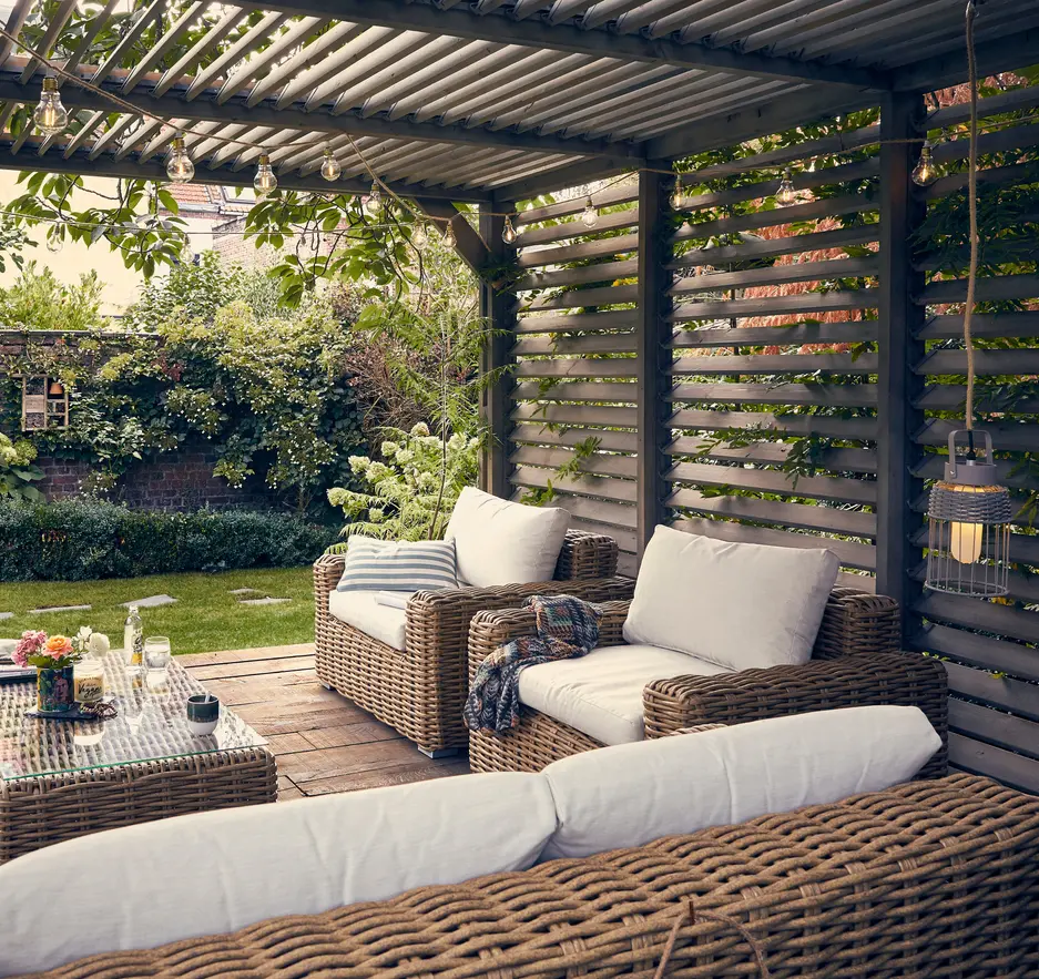 terrasse avec pergola en bois à lames orientables terrasse avec pergola en bois à lames orientables