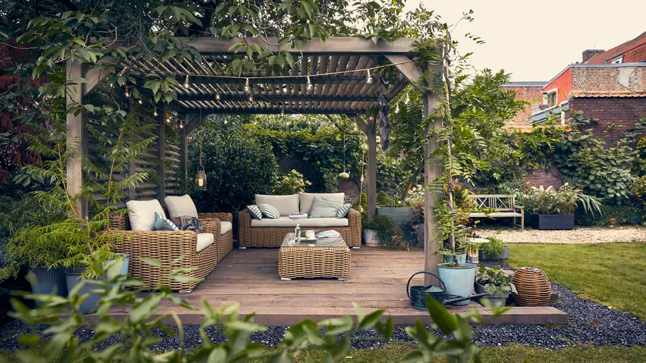 terrasse avec pergola en bois à lames orientables terrasse avec pergola en bois à lames orientables