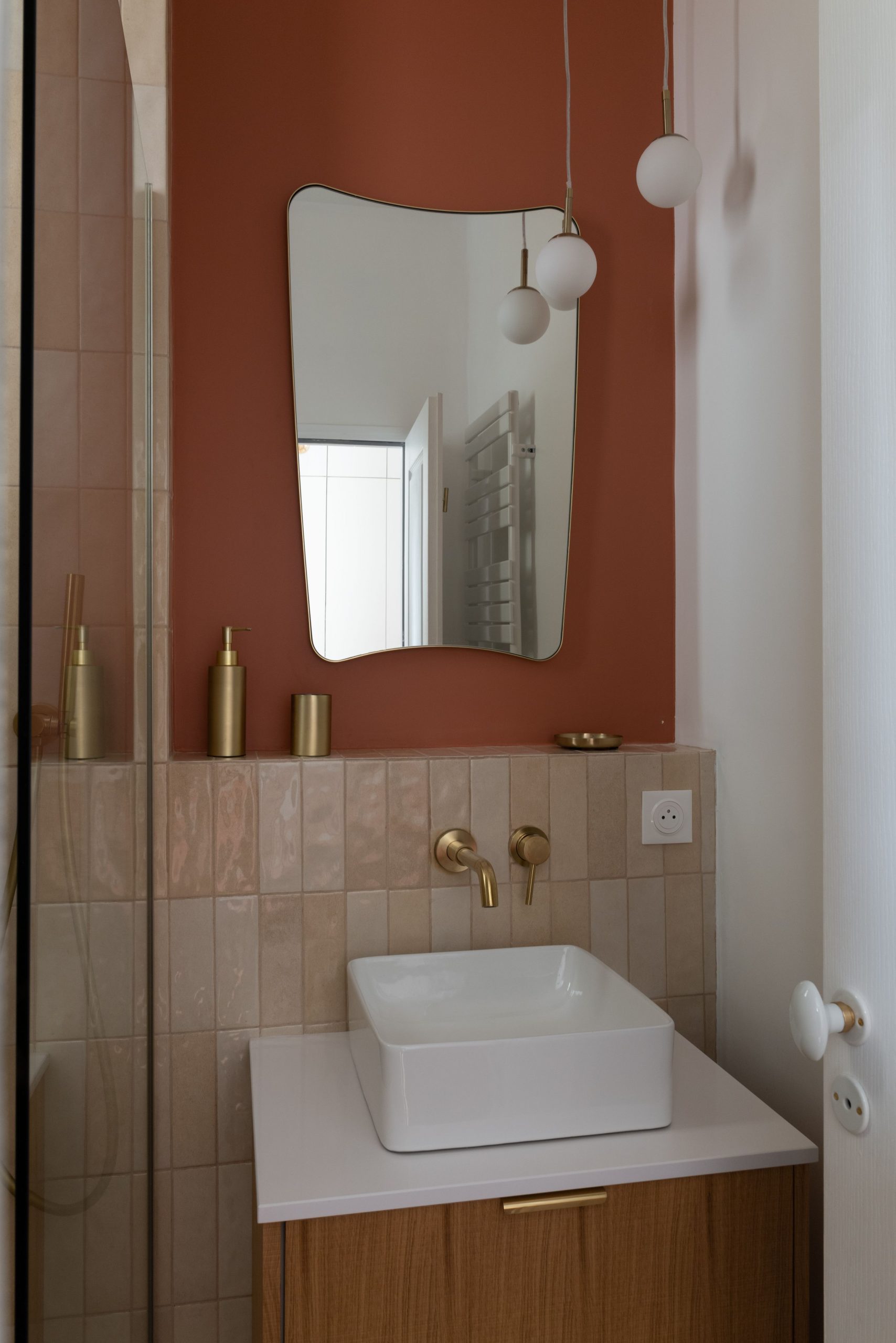 salle de bain terracotta décoration contemporaine
