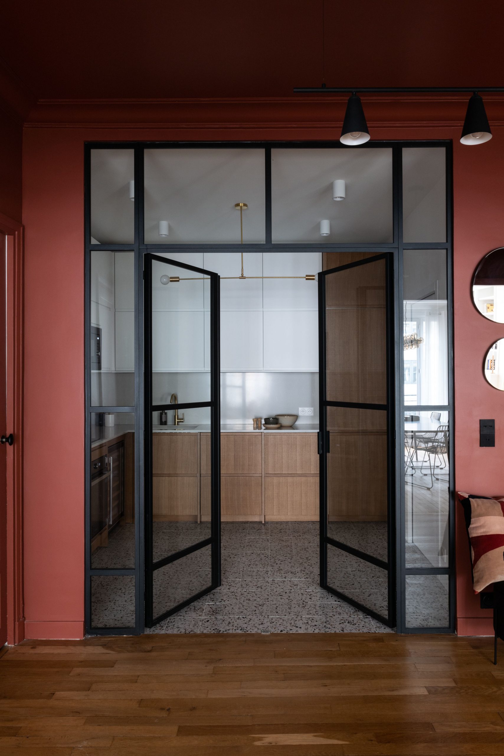 entrée avec verrière cuisine décoration contemporaine