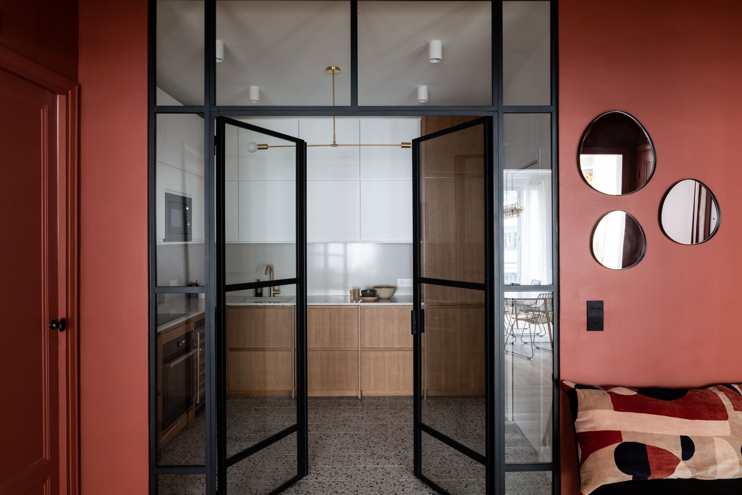 entrée avec verrière cuisine décoration contemporaine