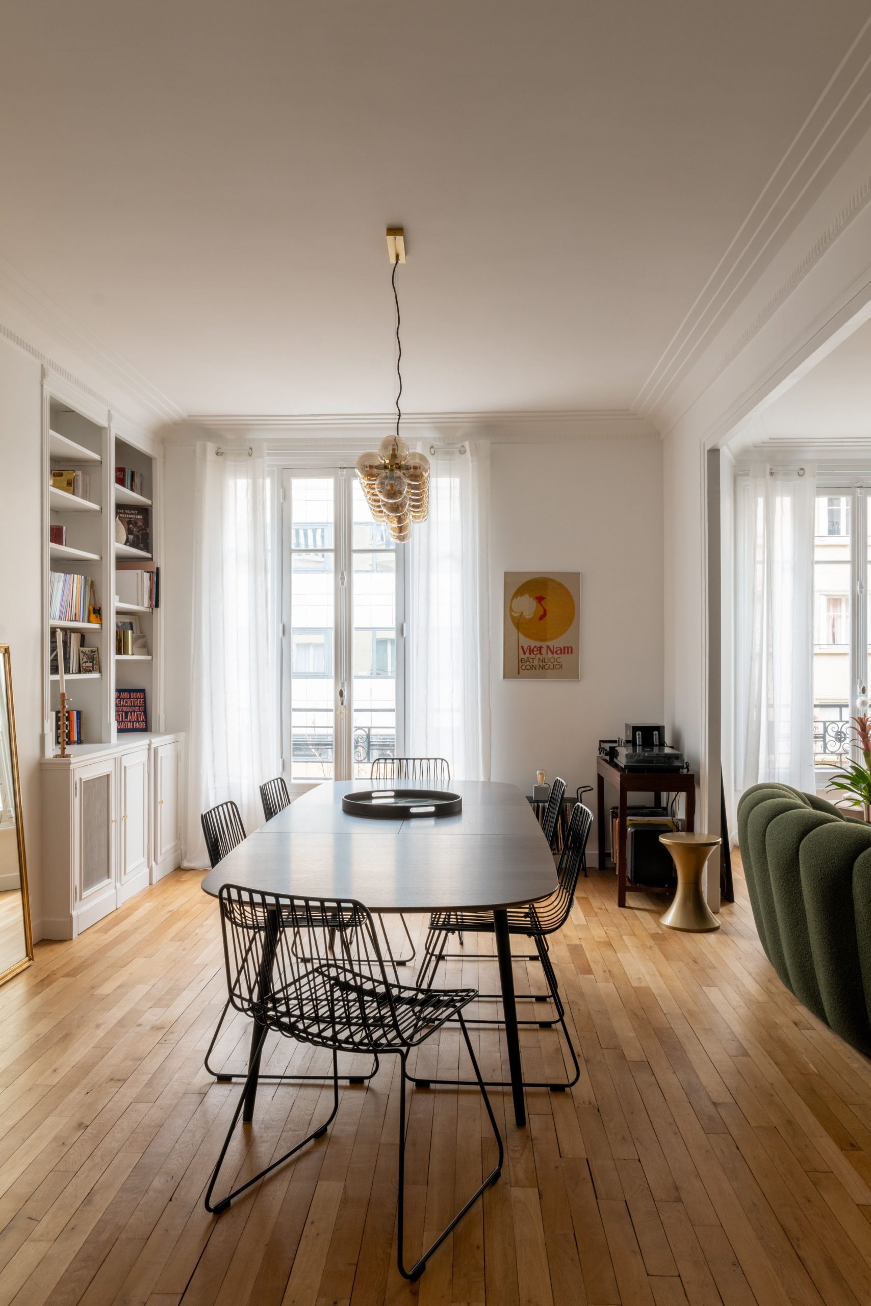 salle à manger appartement haussmannien décoration contemporaine