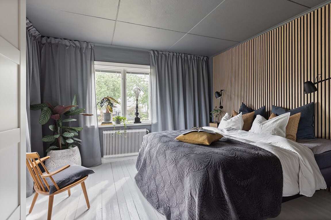 chambre avec mur en tasseaux de bois chambre avec mur en tasseaux de bois