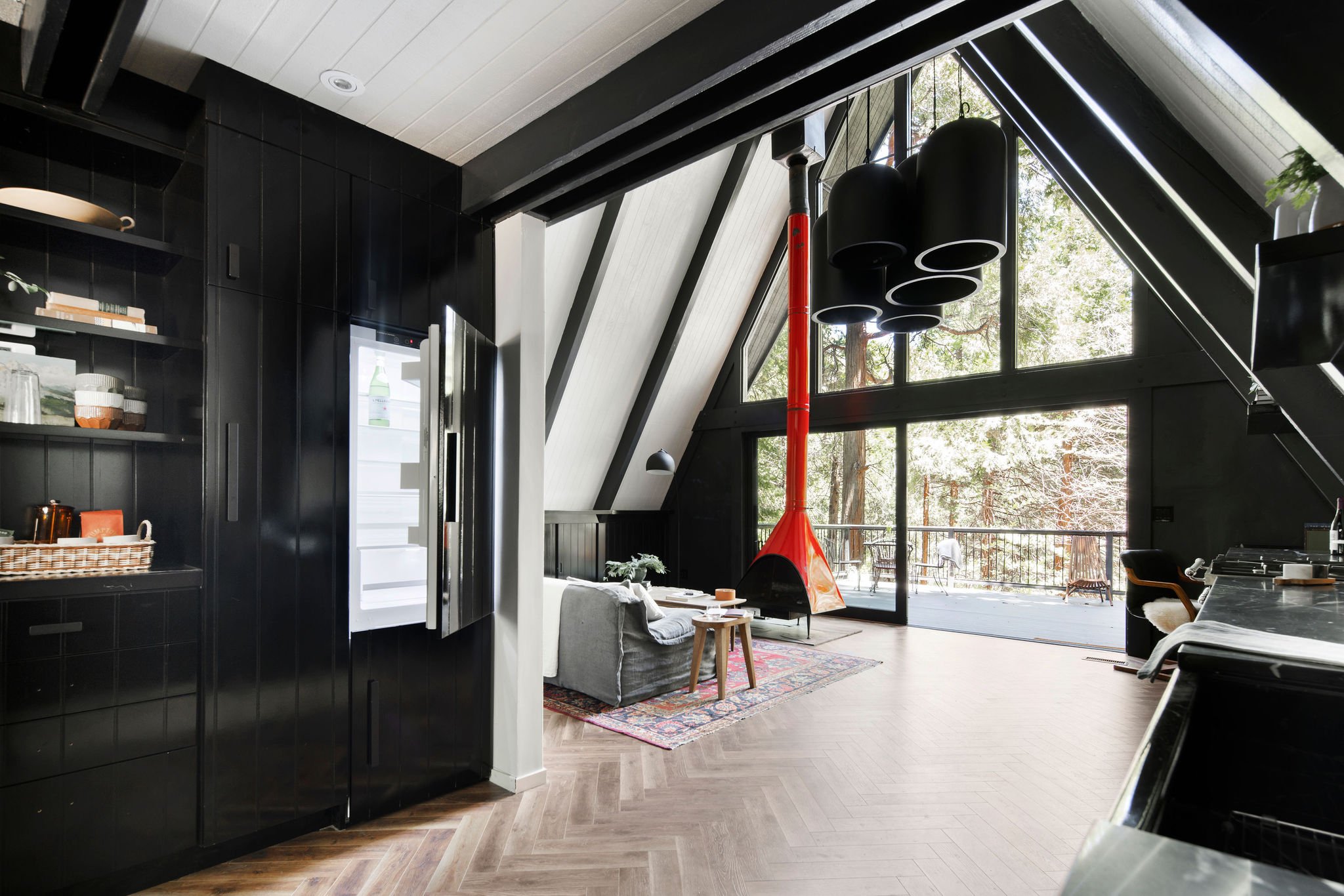 salon décoration noire maison A-Frame salon décoration noire maison A-Frame