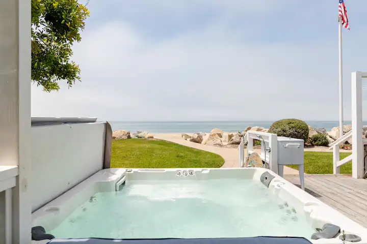 spa maison de plage de Mila Kunis et Ashton Kutcher Californie