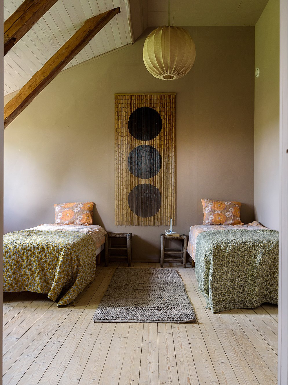 chambre à deux lits mansardée chambre à deux lits mansardée