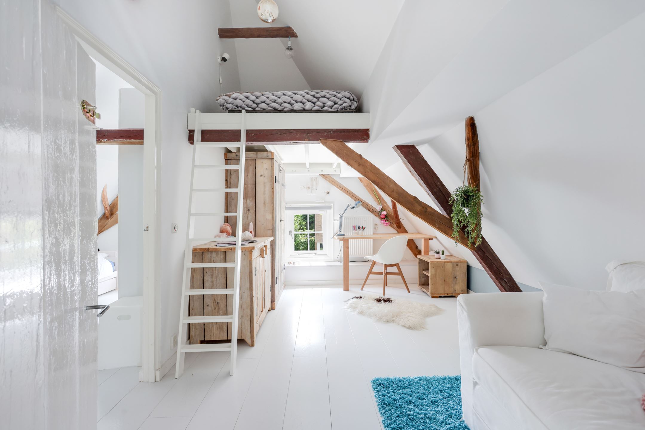 chambre mansardée avec mezzanine chambre mansardée avec mezzanine