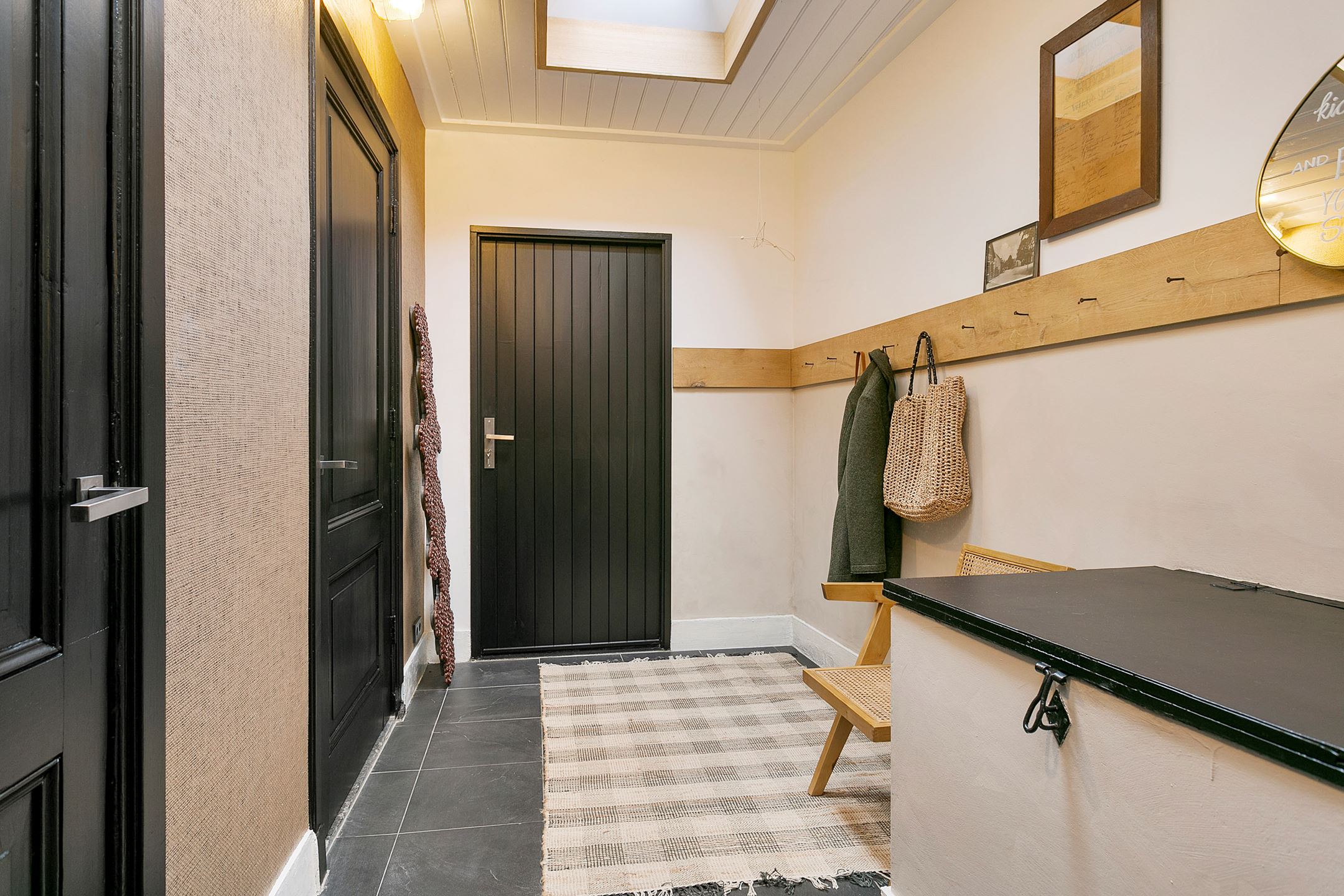 entrée avec porte-manteau