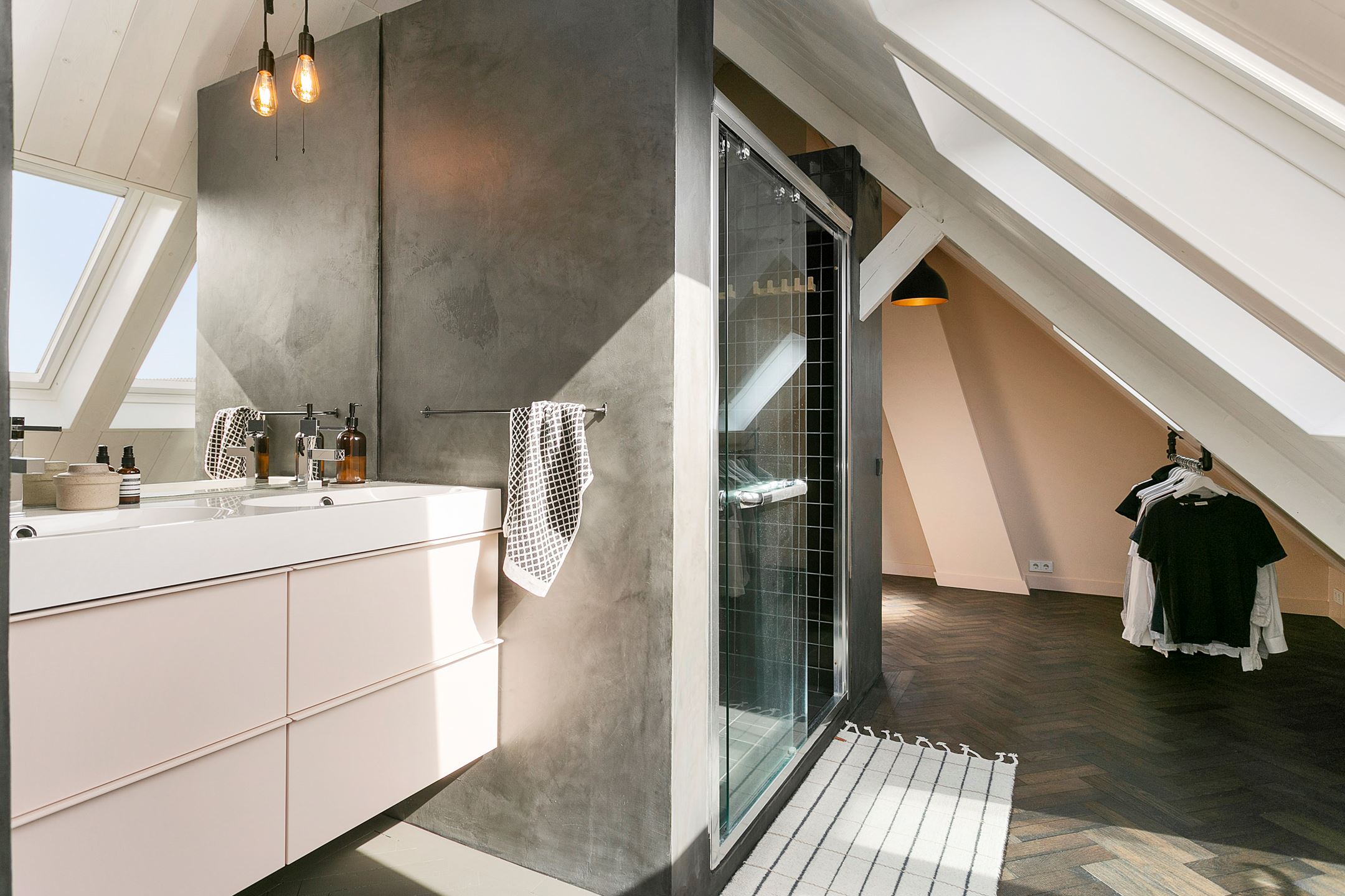 salle de bain design grise
