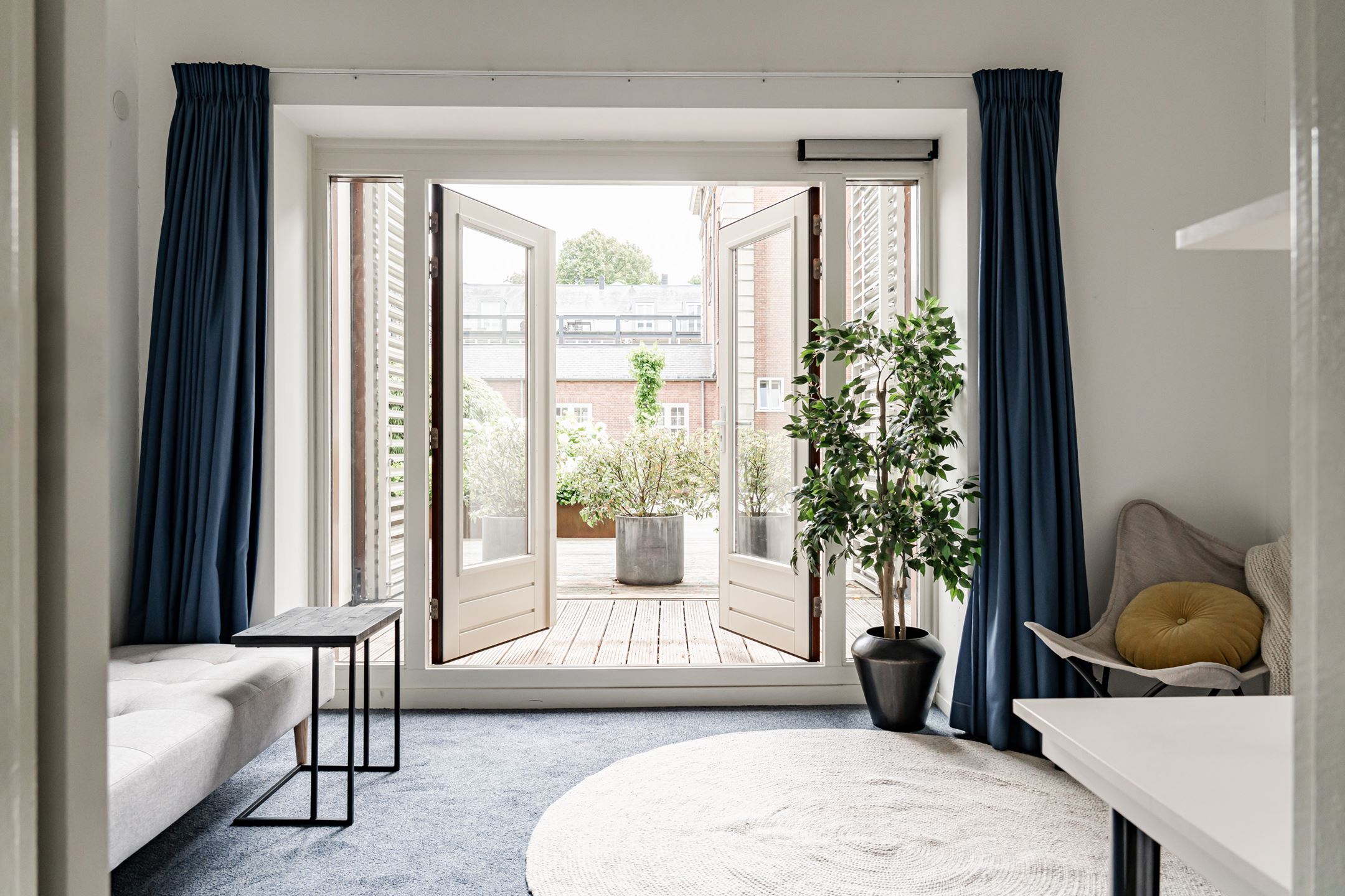 chambre bleue et blanche
