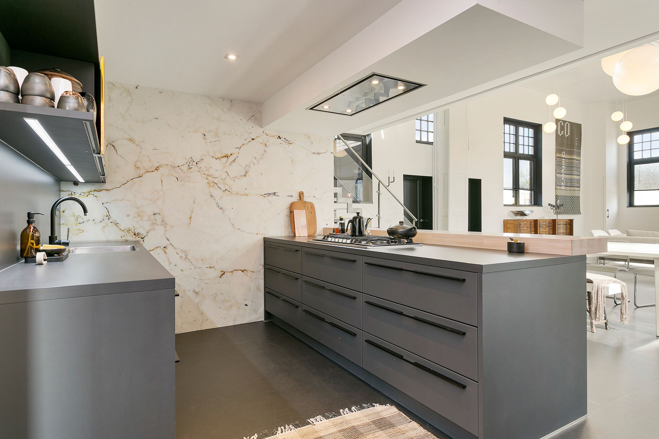 cuisine grise design et marbre