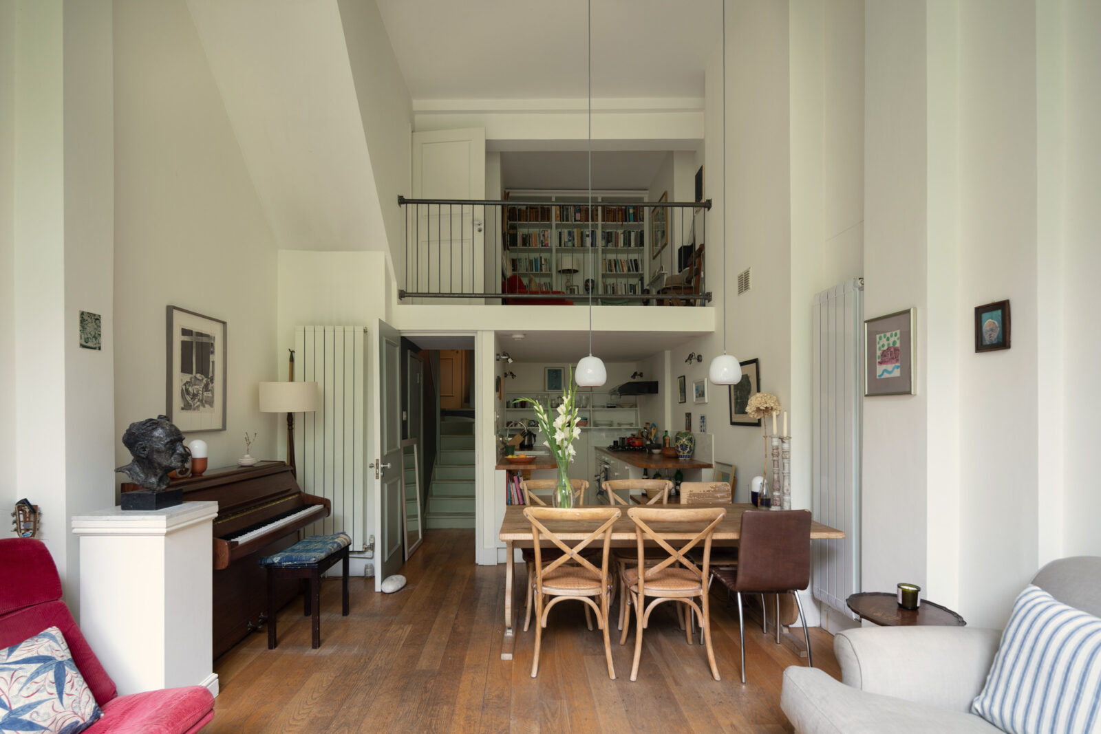 salon avec mezzanine maison de ville