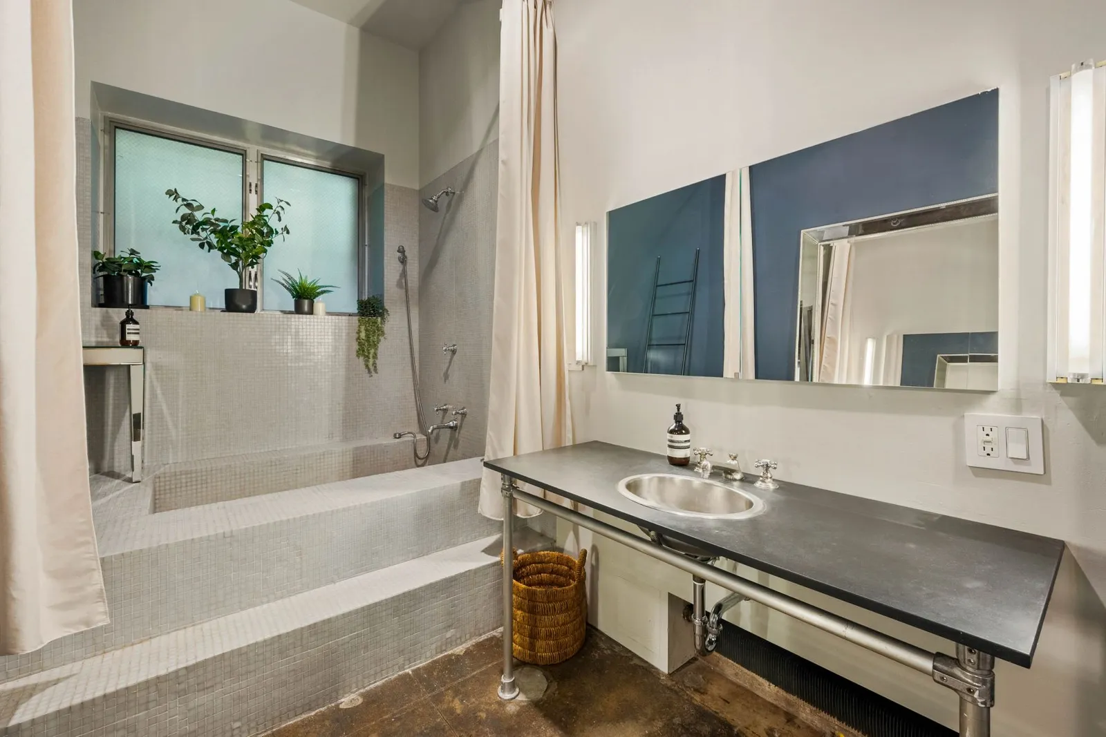 salle de bain décoration industrielle