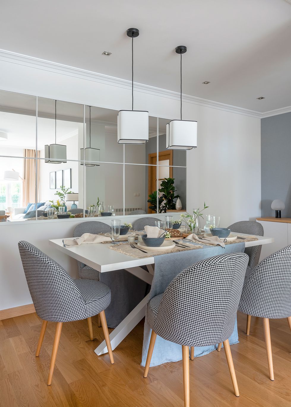 salle à manger avec miroirs salle à manger avec miroirs