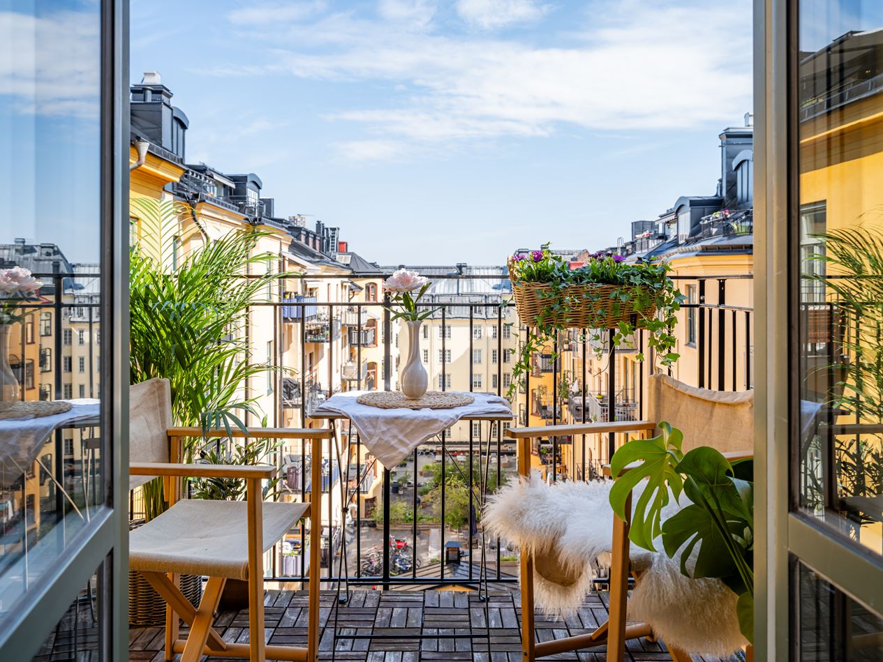 balcon petit appartement de 40m2 aménagé à Stockholm balcon petit appartement de 40m2 aménagé à Stockholm