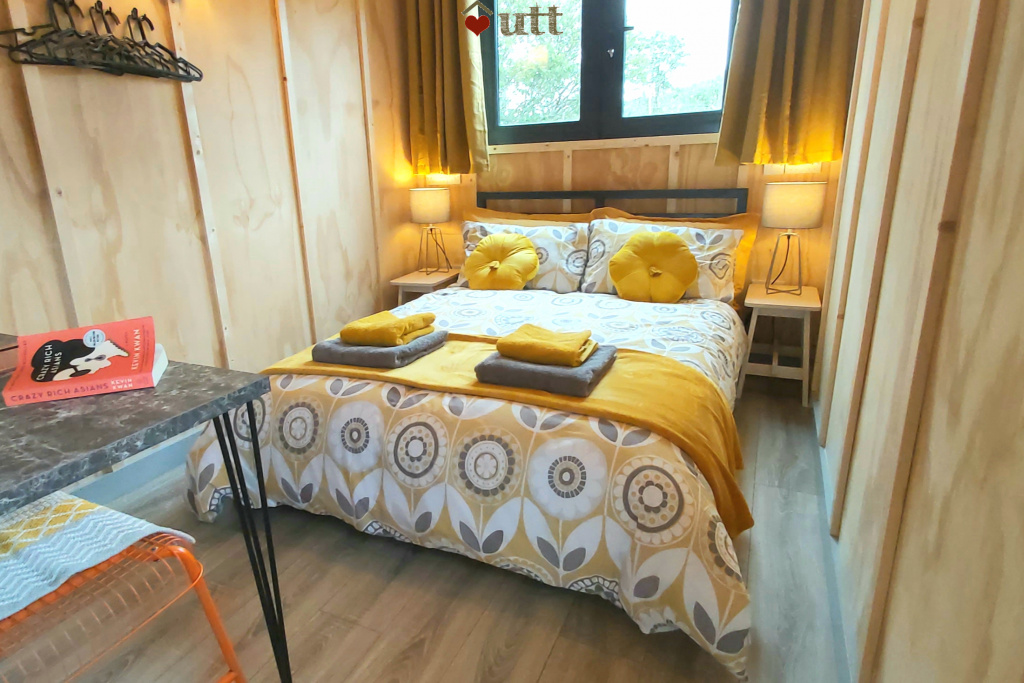 chambre mur en bois