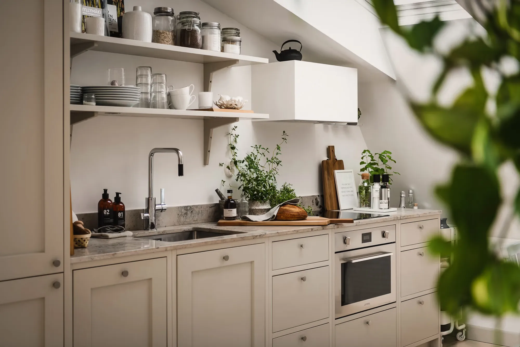 cuisine mansardée appartement 35m2 décoration scandinave cuisine mansardée appartement 35m2 décoration scandinave