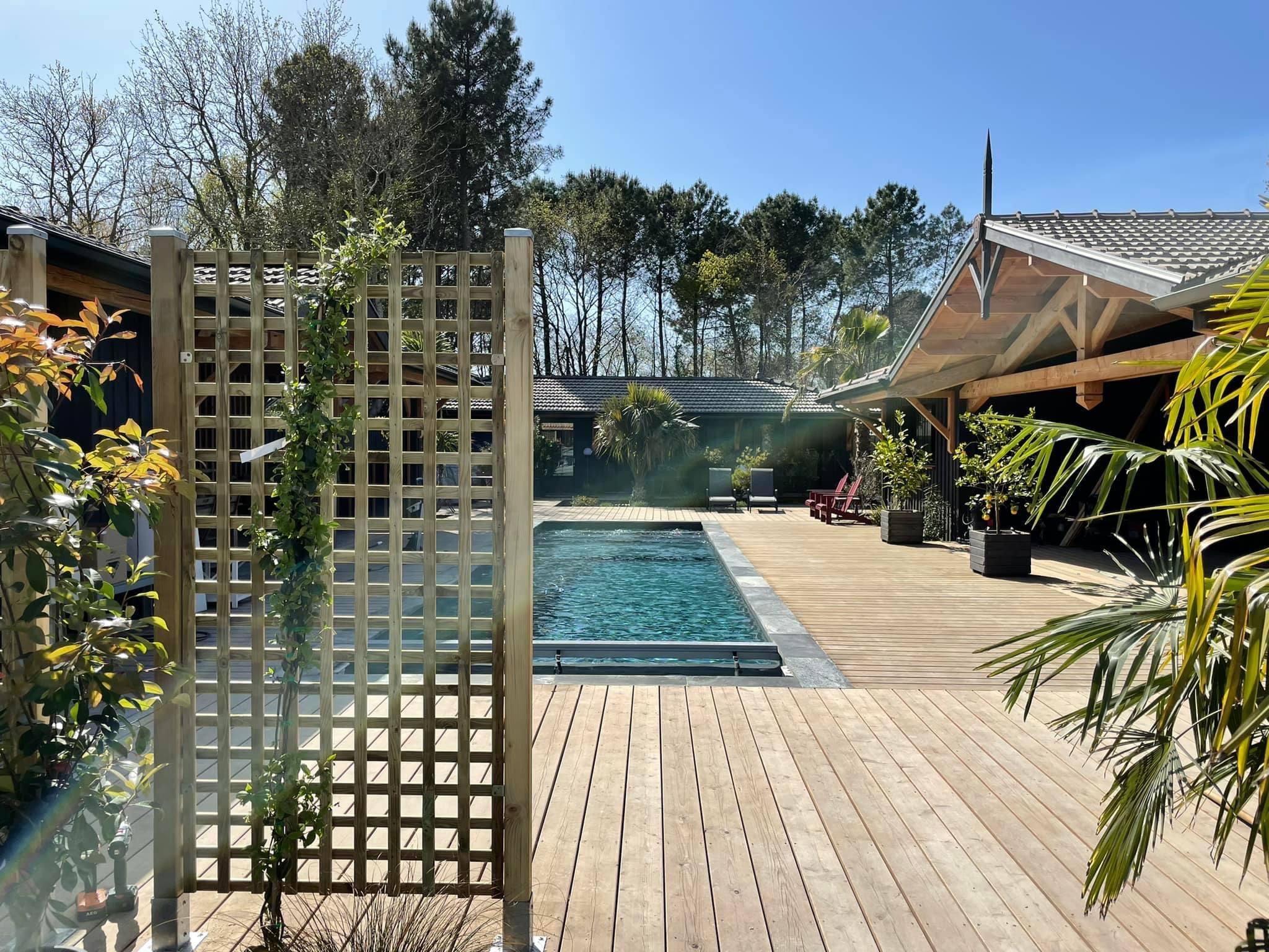 maison en bois avec piscine Villa Canau